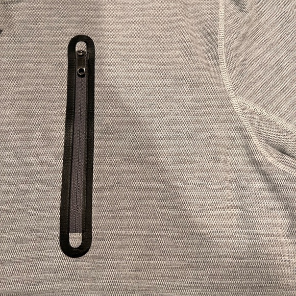 Men’s Large Lululemon Athletica Crewneck sweater - Picture 8 of 8